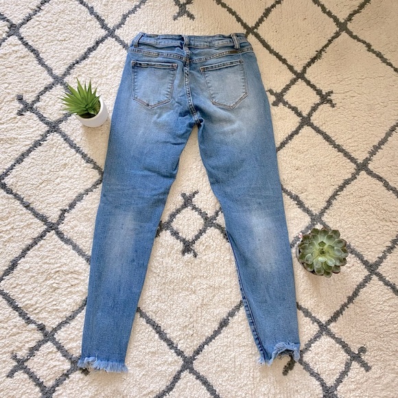 KanCan distressed jeans size 28 - Picture 2 of 6